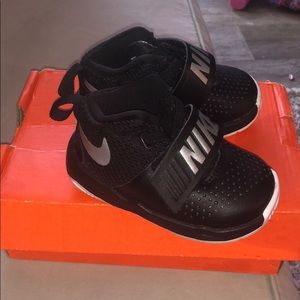 Nike team hustle 4c with Velcro strap